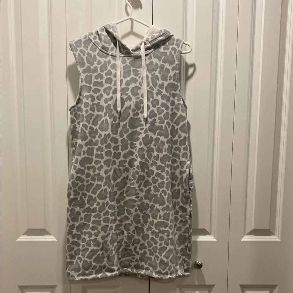 Nanavatee | Gray & white Leopard Print Sleeveless Hoodie Dress with pockets - sm